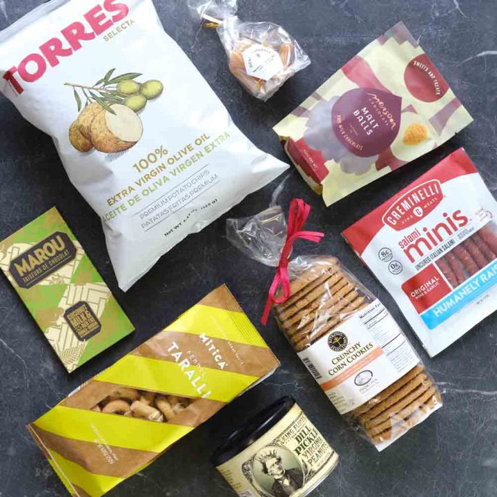 2025-Caputos-Sweets-and-Savory-Treats-Gift-Box-Styled-For-WEB_03365