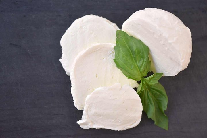 Caputo's-Cheese-Cave-Housemade-Mozzarella-2018-06-(1)web