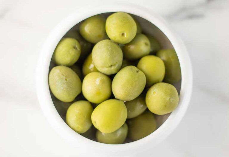 Castelvetrano Olives per 1 lb Caputo's Market & Deli