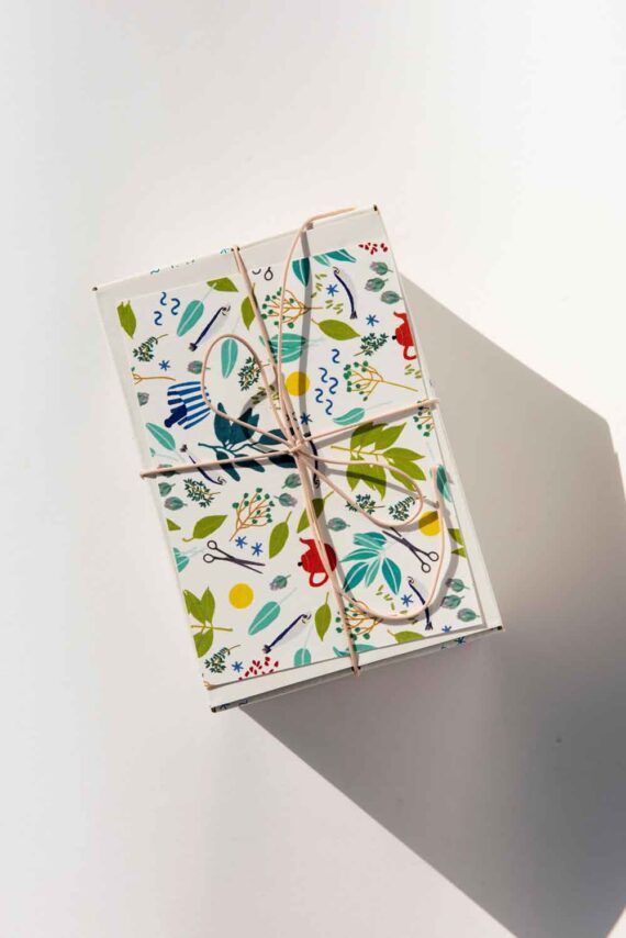 Daphnis and Chloe Mediterranean Essentials Gift Set Top White BG For WEB