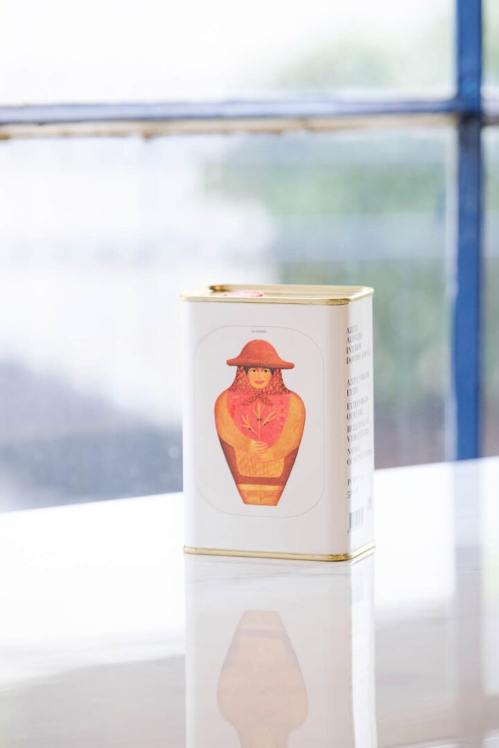 Jose-Gourmet-Olive-Oil-from-Alentejo,-500ml-house-styled-FOR-WEB