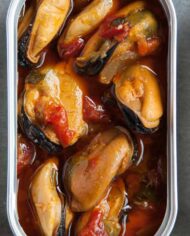 Patagonia-Savory-Sofrito-Mussels—Open-Tins-Styled