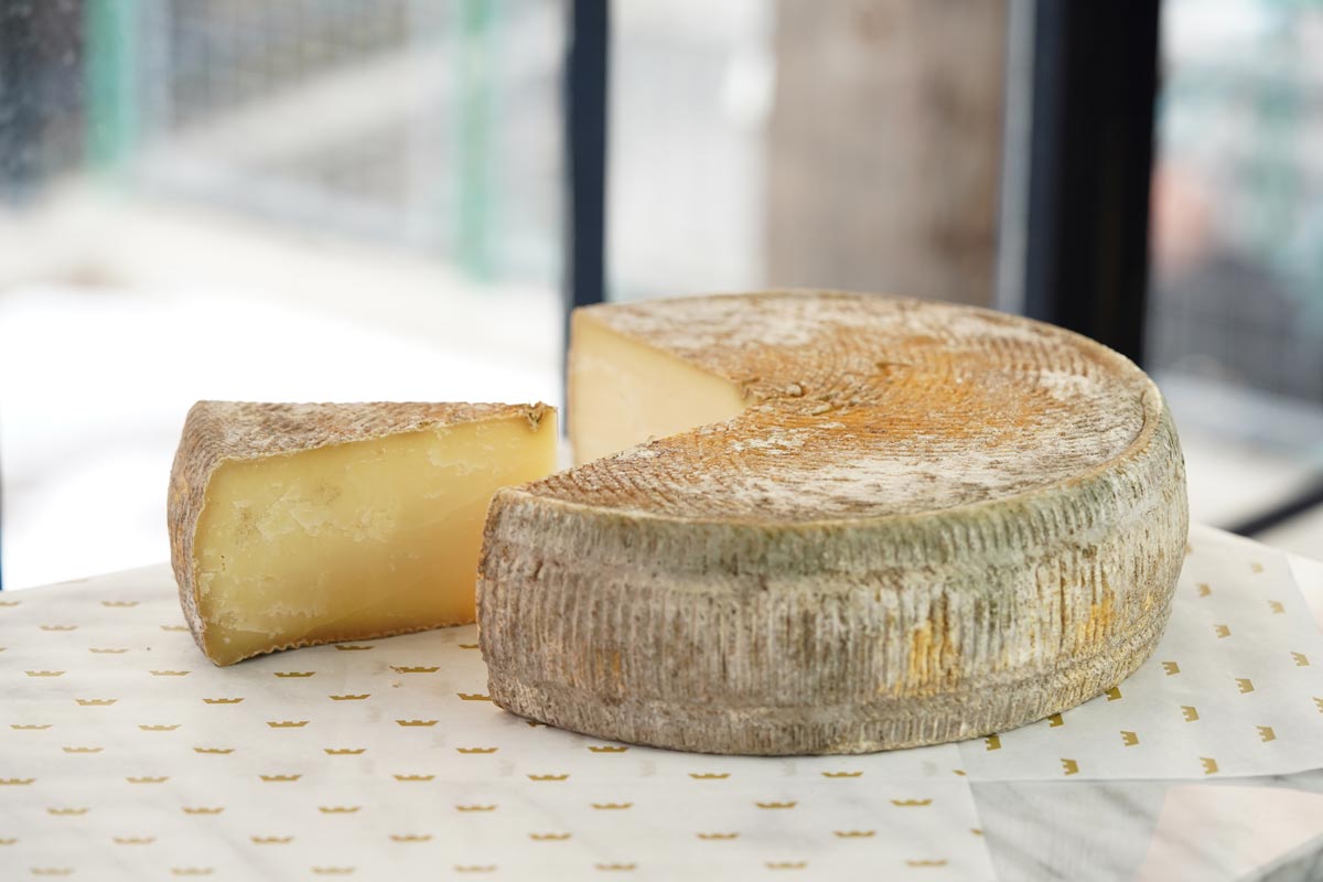 Teton Valley Creamery, Rendezvous Alpine Hybrid 1/2 lb (8 oz) Caputo's Market & Deli