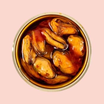 Scout-PEI-Mussels-in-Smoked-Paprika-&-Fennel-Tomato-Sauce-styled-for-web