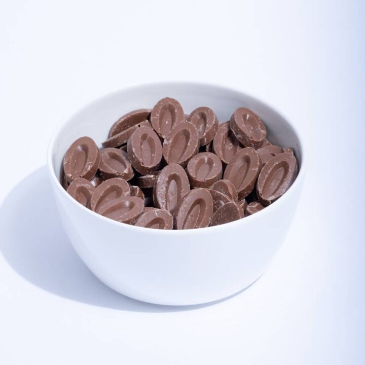 Valrhona Bulk Feves Caramelia 36% Milk Chocolate 1 LB. White BG For WEB