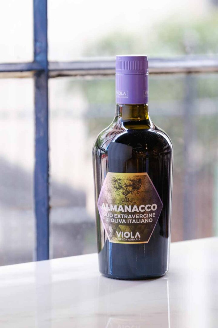 Viola-Almanacco-Extra-Virgin-Olive-Oil,-500ml-close-House-styled-For-WEB