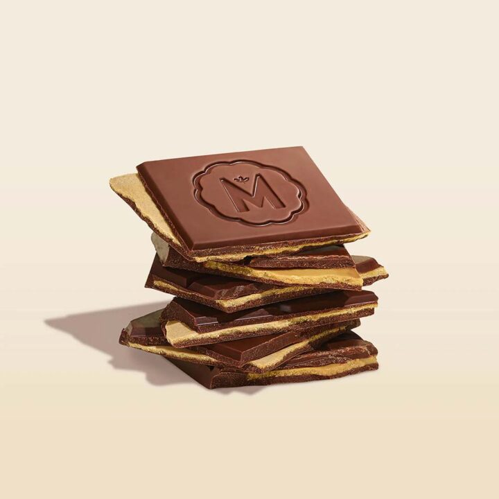 cashew-praline-dark-chocolate-65-bar-naked